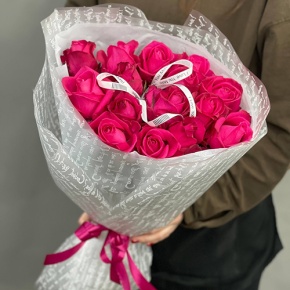 Букет "Джозефина" из 15 малиновых роз (50 см) в Жуковском