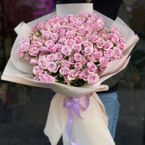 Букет из 25 лиловых кустовых роз (60 см) в Жуковском