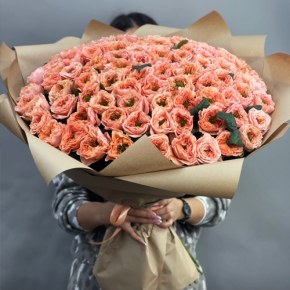 Букет "Персик" из 101 махровой розы Риджентс парк (60 см) в Жуковском