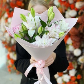 Букет из 3 пионовидных лилий в Жуковском