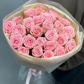 Букет из нежных 25 роз Софи Лорен (60 см) в Жуковском