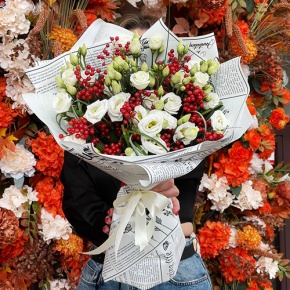 Букет "Рябиновый" из ягод калины и эустом в Жуковском