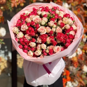 Букет из 35 кустовых роз микс (50 см) в Жуковском