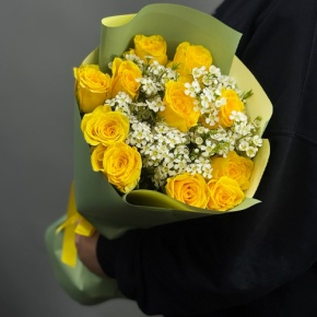 Букет "Нотка счастья" из лимонных роз и хамелациума (40 см) в Жуковском