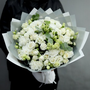 Букет "Маскарпоне" из роз, диантусов, эустом и гиперикума в Жуковском