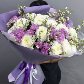 Букет "Лола" из хризантем Магнум, хамелациума и кустовых хризантем в Жуковском