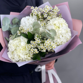 Букет "Суприм" из гортензий и хамелациума в Жуковском