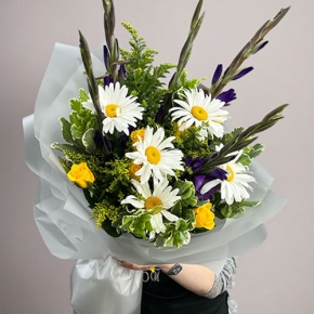 Букет из гладиолусов, роз и ромашек в Жуковском