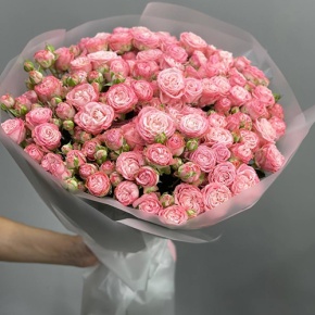 Букет из 33 кустовых пионовидных роз Бомбастик (60 см) в Жуковском