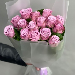 Монобукет из 15 малиновых роз Меритим (50 см) в Жуковском