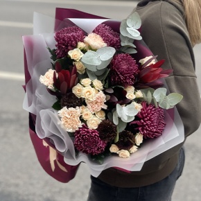Букет "В каждом мгновении" из хризантем Бигоуди, кустовых роз, сафари, гербер Экзотик и диантусов в Жуковском