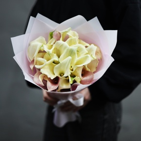 Букет из 25 калл нежный микс в Жуковском