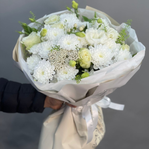 Букет "Меланхолия" из роз и хризантем в Жуковском