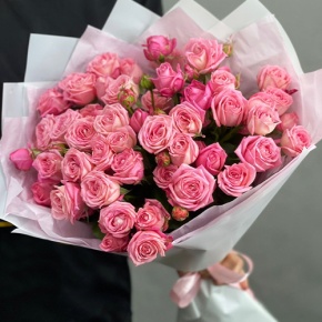 Букет из 11 нежных кустовых роз в Жуковском