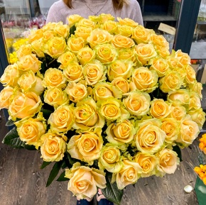 75 роз Аваланж (70 см) в Жуковском