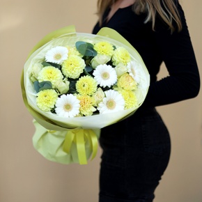 Букет "Лимонный" из георгин, диантусов, роз, гербер и эвкалипта в Жуковском