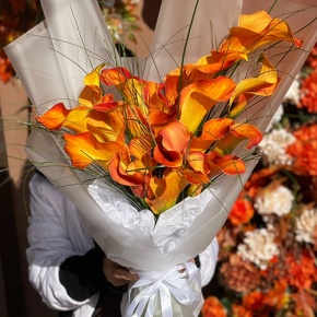Монобукет из 21 оранжевой каллы в Жуковском