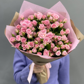 Букет  из 19 кустовых роз (60 см) в Жуковском