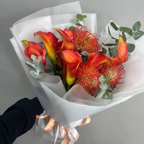 Букет "Империал" из калл, лейко и эвкалипта в Жуковском