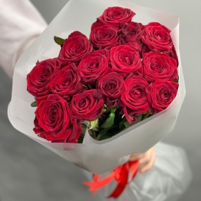 Букетик из 15 красных роз (60 см) в Жуковском