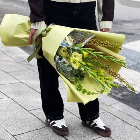 Букет "Нирвана" из гладиолусов, молюцеллы и эремуруса в Жуковском