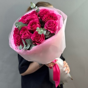 Букет из 13 малиновых роз Эквадор Пинк Флоид (60 см) в Жуковском