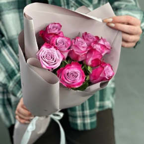 Букет "Сесилия" из 9 фиолетовых роз кения (40 см) в Жуковском