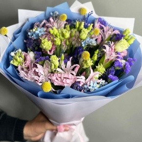 Букет "Загадка вечности" из гиацинтов, нерине, тюльпанов и оксипеталума в Жуковском