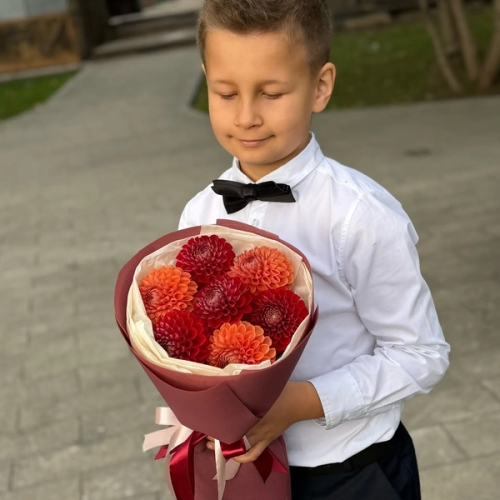 Букет из 7 сезонных георгин в Жуковском