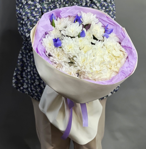 Букет "Грация" из ирисов, гортензии и кустовых хризантем в Жуковском