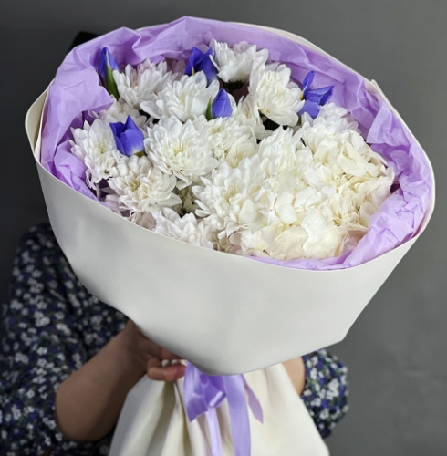 Букет "Грация" из ирисов, гортензии и кустовых хризантем в Жуковском