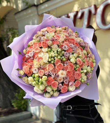 Букет из 101 кустовой розы микс в Жуковском